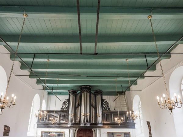 Het orgel iln de kerk van Meedhuizen